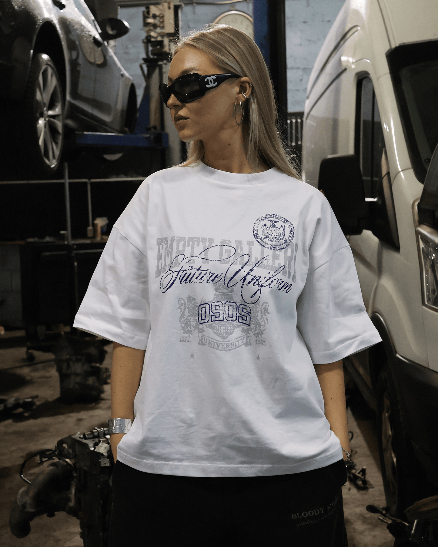 WHITE GRAPHIC T-SHIRT